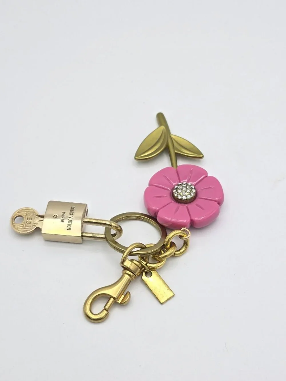 Authentic Louis Vuitton Gold Padlock 🔒 Key Set w/ Unbranded Flower Bag Charm - Picture 7 of 9